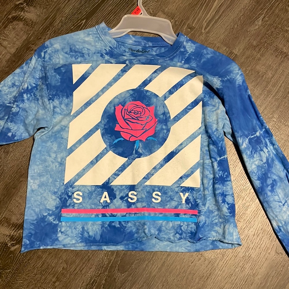 Long sleeve crop